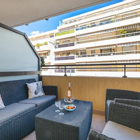 公寓 Le Palacio Centre-ville - Parking Prive -terrasse 芒通